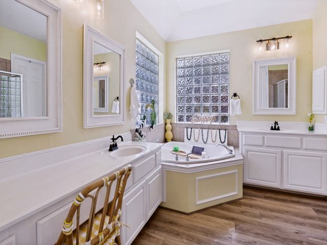 944 Excalibur Drive, Highland Village, TX 75077