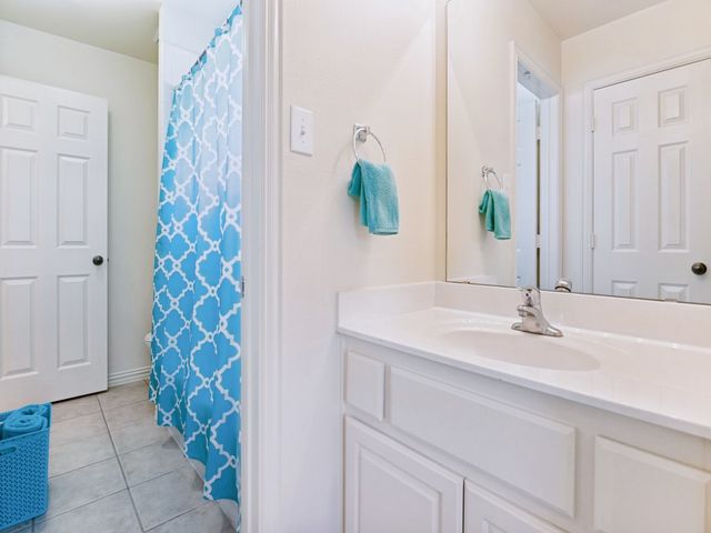 944 Excalibur Drive, Highland Village, TX 75077