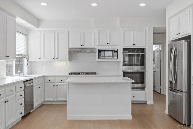 3545 Knollwood Drive, Carlsbad, CA 92010