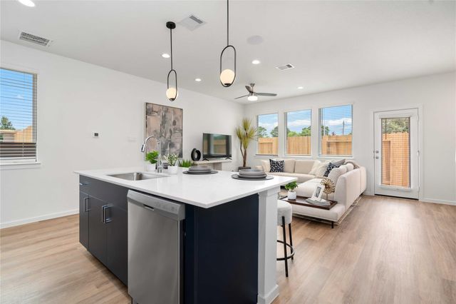 7720 Inwood Grove Lane, Houston, TX 77088