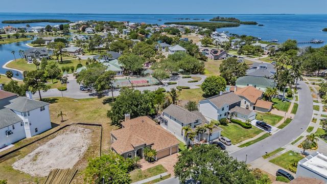 2008 N POINTE ALEXIS DRIVE, Tarpon Springs, FL 34689