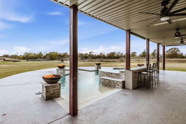 327 Diserens Road, North Zulch, TX 77872