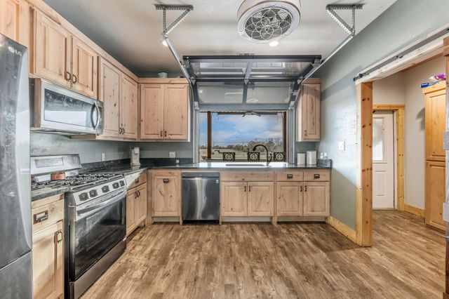 327 Diserens Road, North Zulch, TX 77872