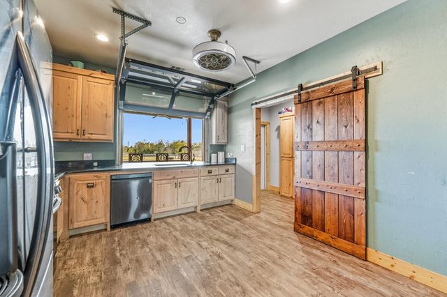 327 Diserens Road, North Zulch, TX 77872