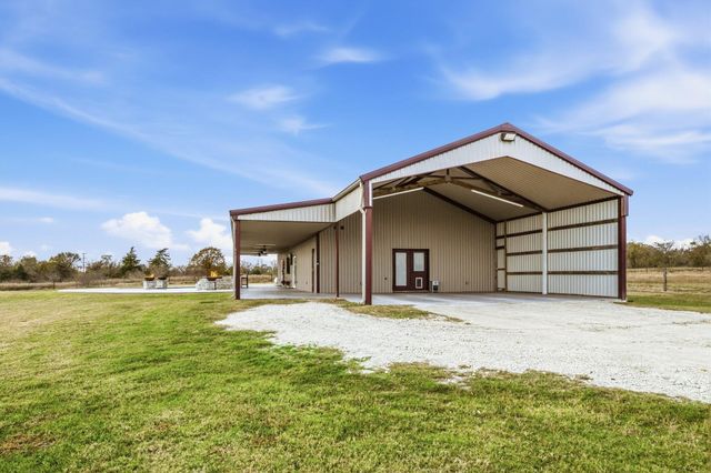 327 Diserens Road, North Zulch, TX 77872