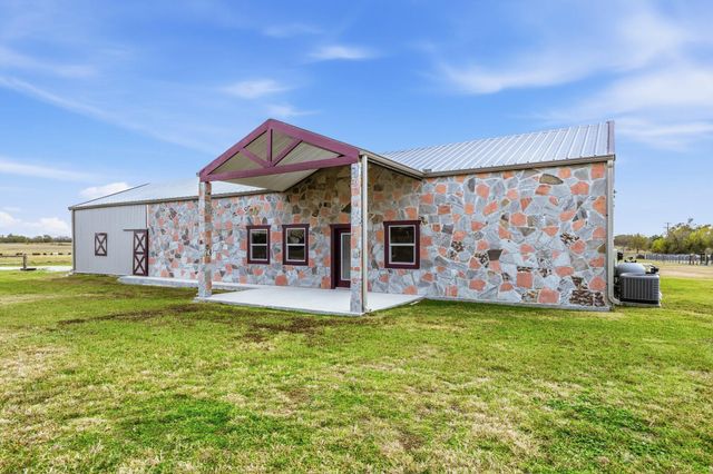 327 Diserens Road, North Zulch, TX 77872