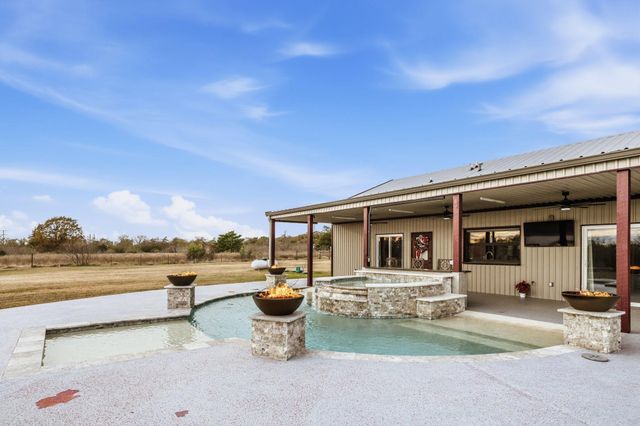 327 Diserens Road, North Zulch, TX 77872