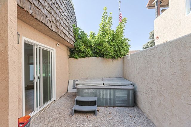 218 16th A, Huntington Beach, CA 92648