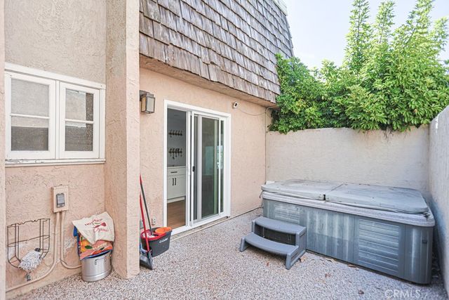 218 16th A, Huntington Beach, CA 92648