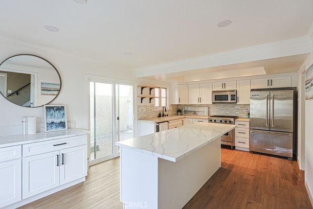 218 16th A, Huntington Beach, CA 92648