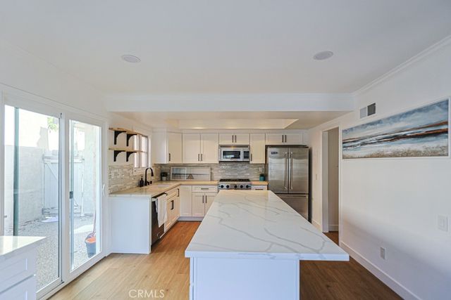 218 16th A, Huntington Beach, CA 92648