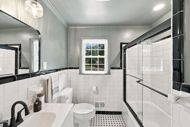 301 W Gannon Avenue, Zebulon, NC 27597