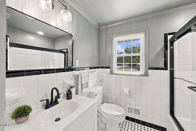 301 W Gannon Avenue, Zebulon, NC 27597