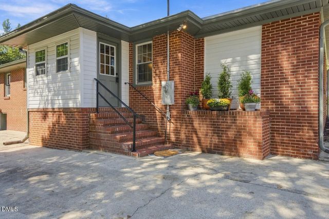 301 W Gannon Avenue, Zebulon, NC 27597