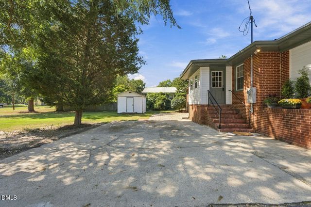 301 W Gannon Avenue, Zebulon, NC 27597