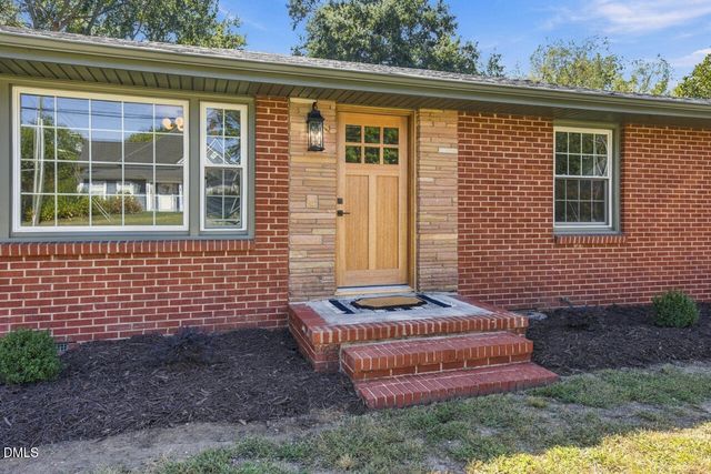 301 W Gannon Avenue, Zebulon, NC 27597