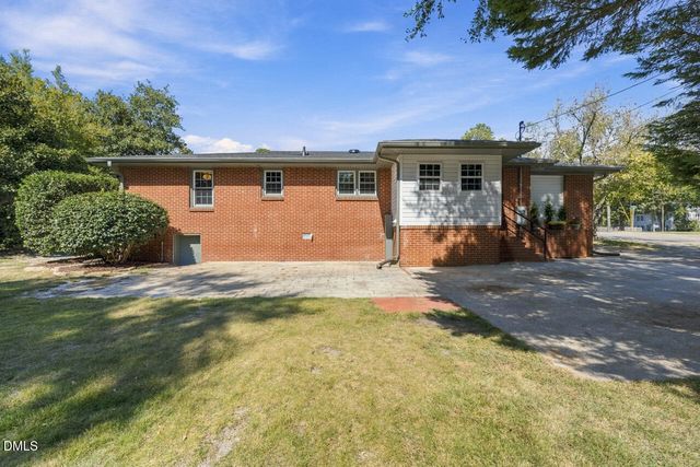 301 W Gannon Avenue, Zebulon, NC 27597