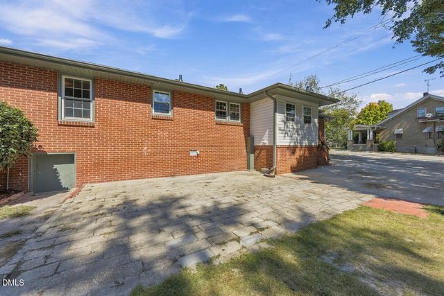 301 W Gannon Avenue, Zebulon, NC 27597