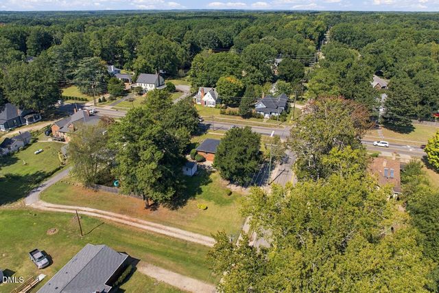 301 W Gannon Avenue, Zebulon, NC 27597
