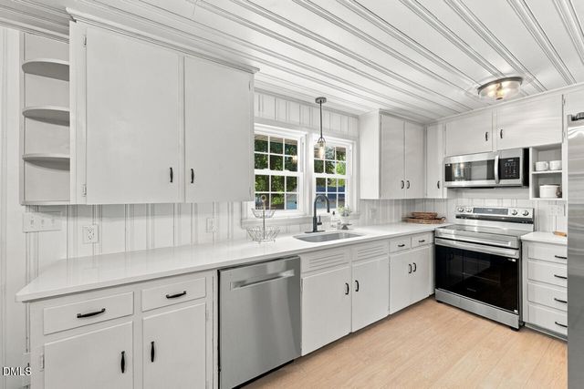 301 W Gannon Avenue, Zebulon, NC 27597