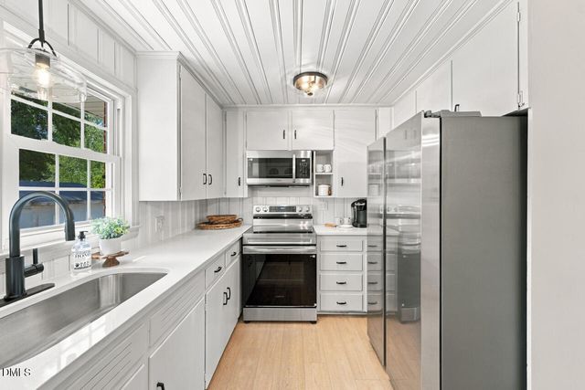 301 W Gannon Avenue, Zebulon, NC 27597