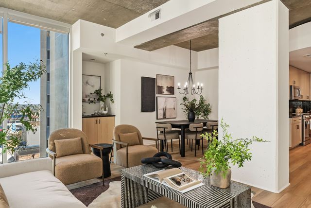415 Church St Apt 1801, Nashville, TN 37219