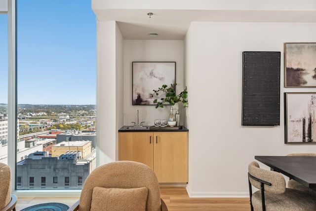415 Church St Apt 1801, Nashville, TN 37219
