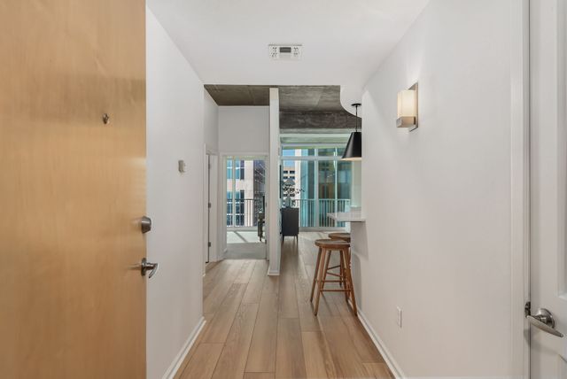 415 Church St Apt 1801, Nashville, TN 37219