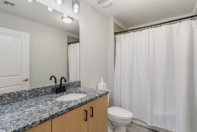 415 Church St Apt 1801, Nashville, TN 37219