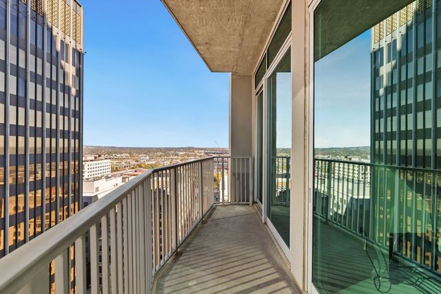 415 Church St Apt 1801, Nashville, TN 37219