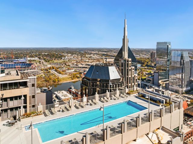 415 Church St Apt 1801, Nashville, TN 37219