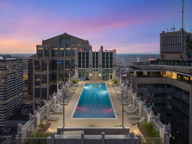 415 Church St Apt 1801, Nashville, TN 37219