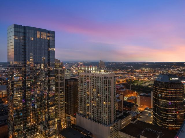 415 Church St Apt 1801, Nashville, TN 37219