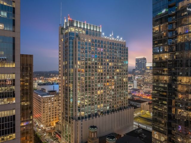 415 Church St Apt 1801, Nashville, TN 37219