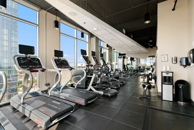415 Church St Apt 1801, Nashville, TN 37219