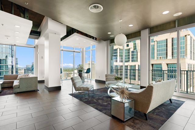 415 Church St Apt 1801, Nashville, TN 37219