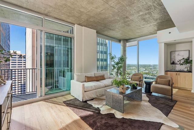 415 Church St Apt 1801, Nashville, TN 37219