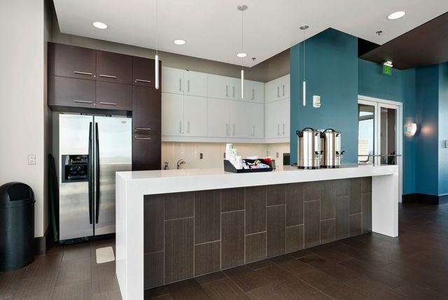 415 Church St Apt 1801, Nashville, TN 37219