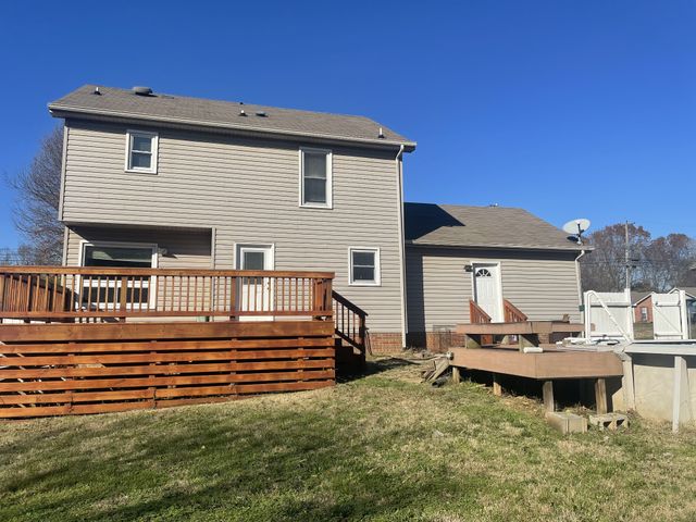 735 Cloud Dr, Clarksville, TN 37043