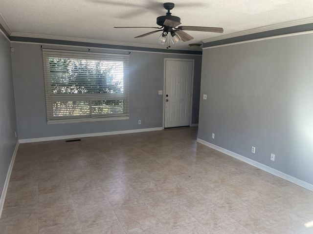 735 Cloud Dr, Clarksville, TN 37043