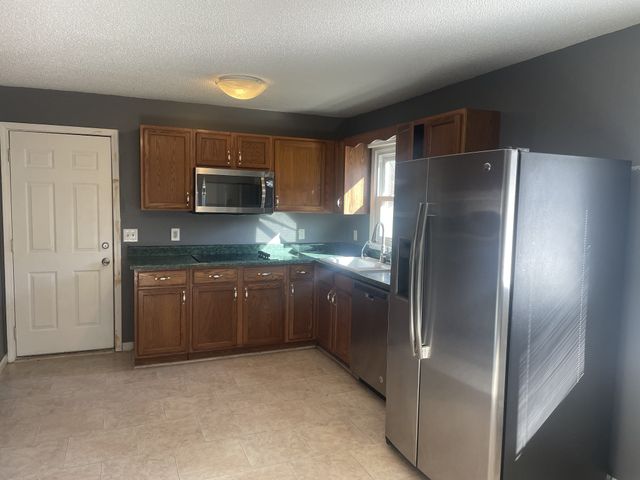 735 Cloud Dr, Clarksville, TN 37043