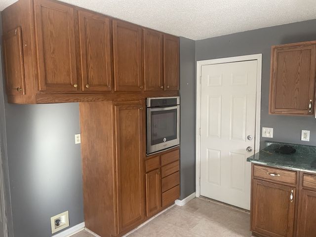 735 Cloud Dr, Clarksville, TN 37043