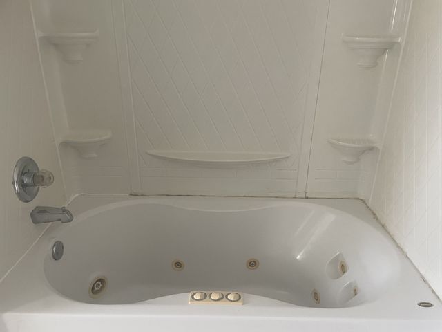 735 Cloud Dr, Clarksville, TN 37043