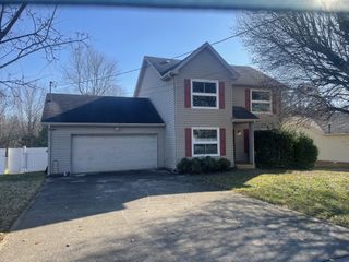 735 Cloud Dr, Clarksville, TN 37043