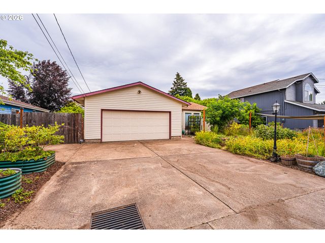 3457 MAHLON Ave, Eugene, OR 97401