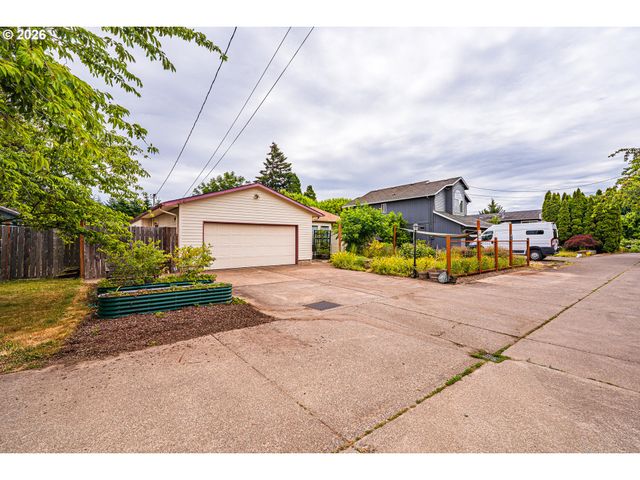 3457 MAHLON Ave, Eugene, OR 97401