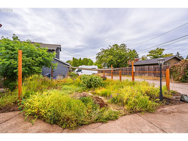 3457 MAHLON Ave, Eugene, OR 97401