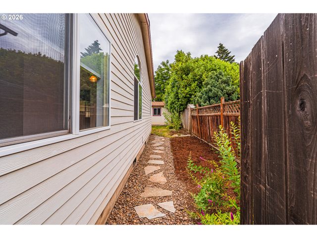 3457 MAHLON Ave, Eugene, OR 97401