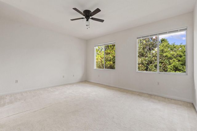 2597 Stockbridge Square SW, Vero Beach, FL 32962