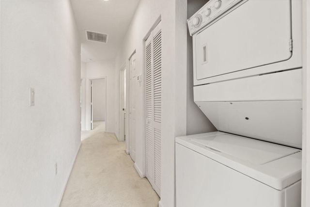 2597 Stockbridge Square SW, Vero Beach, FL 32962